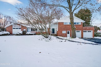 6 Arbor Dr, Glens Falls, NY 12801