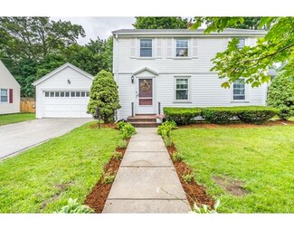 9 Chapman Rd, Wakefield, MA 01880