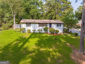5207 Dixie Lake Rd, Union City, GA 30291