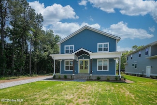 476 Yadkin Rd, Southern Pines, NC 28387