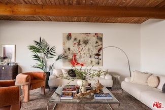 8701 Hollywood Hills Rd, Los Angeles, CA 90046