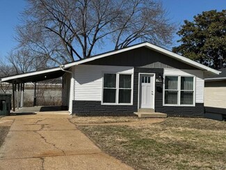 3749 Comstock Dr, Saint Louis, MO 63125