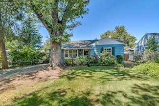 2219 E Main St, Medford, OR 97504