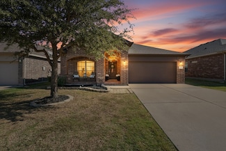 8304 White Hart Dr, Fort Worth, TX 76179