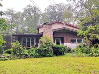 7458 Chestnut Ridge Rd, Orchard Park, NY 14127