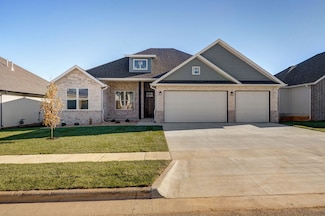 2946 W Teton Dr, Springfield, MO 65810