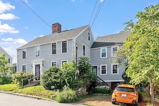 5 Boardman St, Amesbury, MA 01913