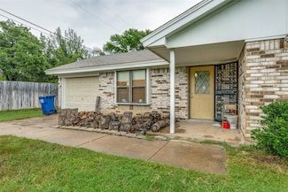 101 Gordon Dr, Azle, TX 76020