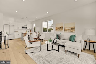2610 41st St NW Unit 7, Washington, DC 20007