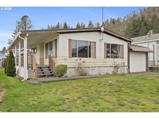 103 10th St, Garibaldi, OR 97118