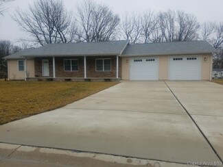 3212 West St, Springfield, IL 62707