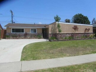 17182 Barcelona Ln, Huntington Beach, CA 92647