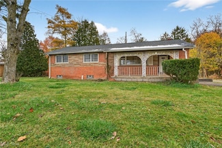 7087 Mackenzie Rd, Olmsted, OH 44138