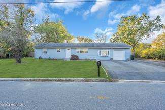 15 Blake Dr, Howell, NJ 07731