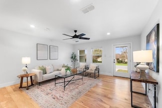 1003 Porpoise St, Lakeway, TX 78734