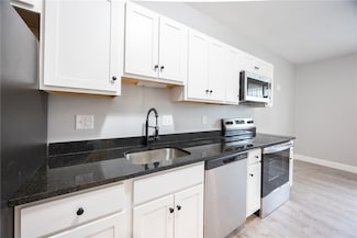 6899 Post Rd Unit 206, North Kingstown, RI 02852