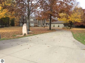 1026 Fairway Dr, Weidman, MI 48893