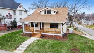 988 26th St, Des Moines, IA 50312