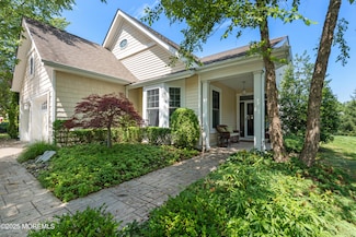 19 Iselin Ln, Oceanport, NJ 07757