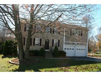 621 Logee St, Woonsocket, RI 02895