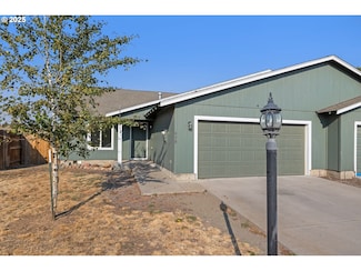 888 SE Kierra Place, Madras, OR 97741