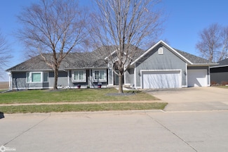 714 Prairie View Dr, Carroll, IA 51401