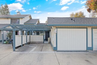 1047 S Pinkham St, Visalia, CA 93292
