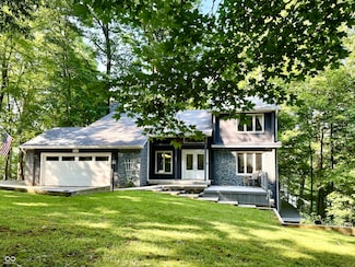 7899 S Timber Cliff Ln, Trafalgar, IN 46181