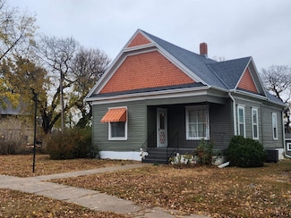 1126 H St, Fairbury, NE 68352