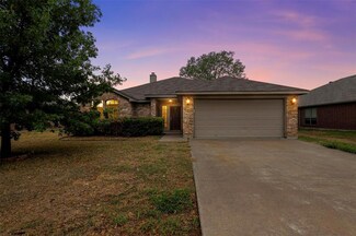 624 Alexandria Ln, Joshua, TX 76058