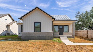 403 Oak, Kingsland, TX 78639