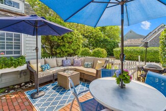 10 Hydrangea Ln, Mashpee, MA 02649