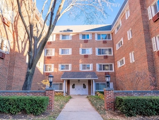 800 Washington Blvd Unit 201, Oak Park, IL 60302