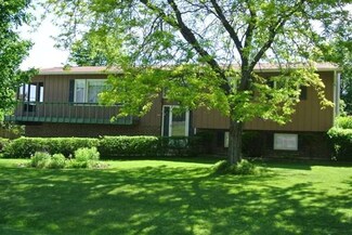 14N507 Oliver Dr, Elgin, IL 60124