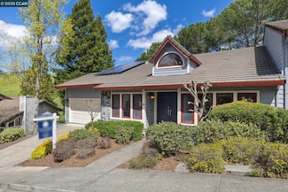 19 Via Barcelona, Moraga, CA 94556