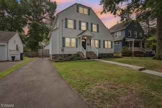 22 Laurel Place, Fanwood, NJ 07023