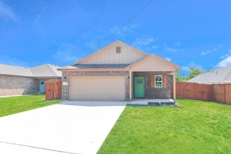 78 Tremont St, Cleburne, TX 76031