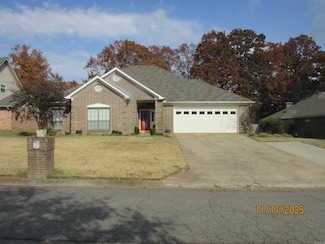 6 Winona Dr, Maumelle, AR 72113