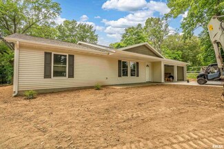 801 Crain St, Carterville, IL 62918