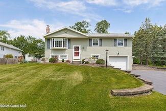 47 Comely Ln, Latham, NY 12110