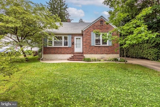 927 W State St, Coopersburg, PA 18036
