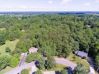 284 E Bangham Rd, Algood, TN 38501