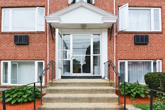 26 Carey Ave Unit 8, Watertown, MA 02472