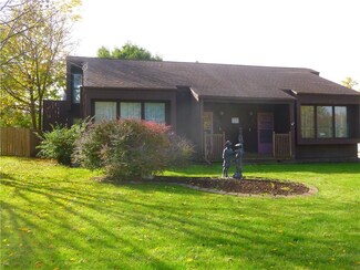 6508 Washington Ave, Windsor Heights, IA 50324
