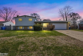 1280 Airport Rd, Waterford, MI 48327