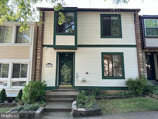 8806 Ridge Hollow Ct, Springfield, VA 22152