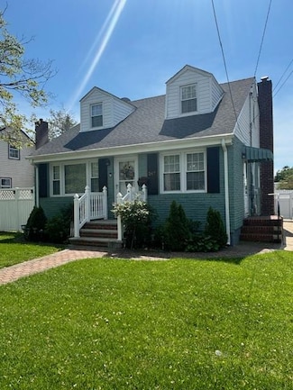 247 Barwick Blvd, Mineola, NY 11501