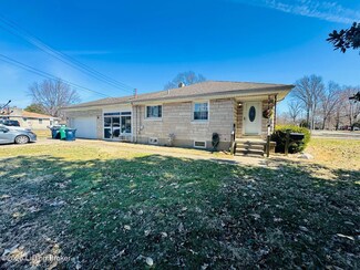 2139 Garrs Ln, Louisville, KY 40216