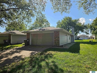 2309 SW 18th St, Lincoln, NE 68522