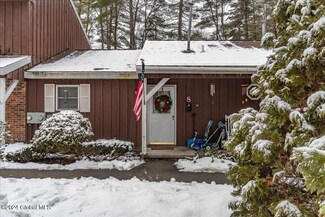 8 Queensway, Queensbury, NY 12804
